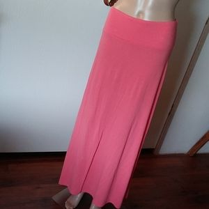 🎈3/$10 Peach maxi skirt small